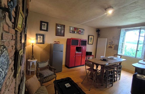 Lussan House | Large Gascon house decorated by artists
