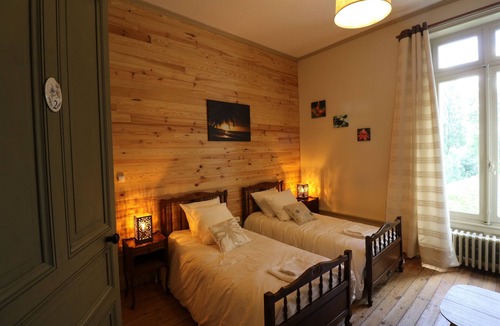 Montmoreau-Saint-Cybard Other | Large gîte with private, heated, covered swimming pool