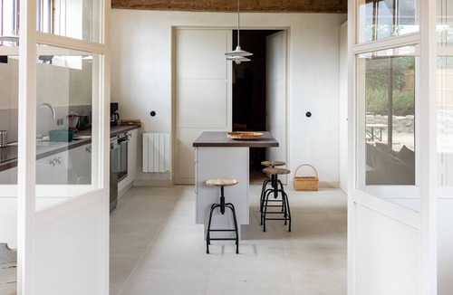 Pont-de-Ruan Cottage | Large gite located in the countryside in a protected environment