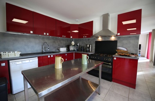 Banne Cottage | Large gite on small holiday site