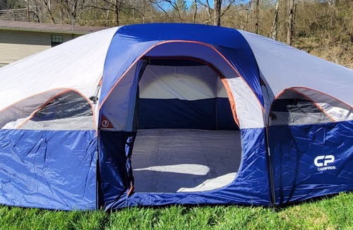 Del Rio RV Rental | Large grassy creekside tent site!