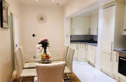 Pimlico Apartment | Large Group Friendly South Belgravia 4BR Apt