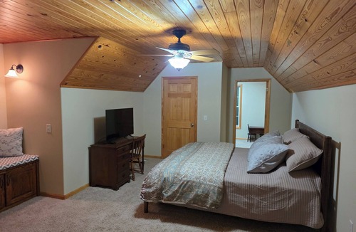 Piedmont Cabin | Large Group Private Lodge w/Stocked Pond, Fireplace and Game Room