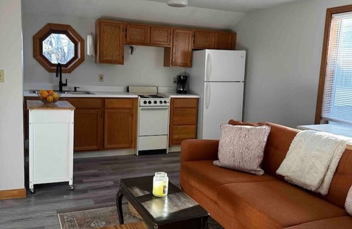 Pine Point House | Large Groups! Pine Point Beach 8 BDRM!
