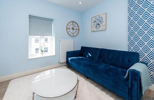 Reading House | Large Groups Stays 12 Beds Whole Building