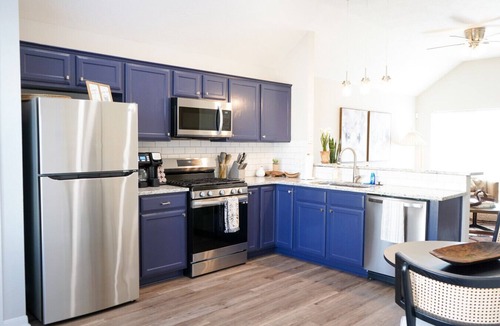 College Station House | Large Grp, 6BR, 5BA, Sleeps16 - Center of C.S.