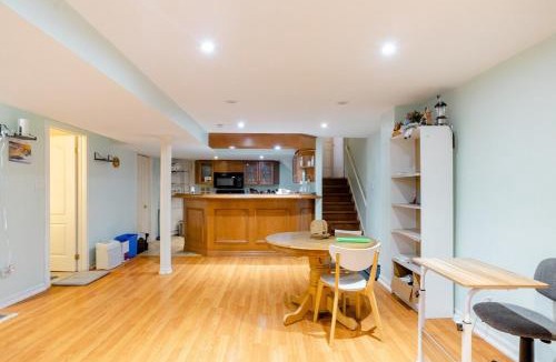 East Credit Apartment | Large Guest suite with bathroom, vegetarian kitchen