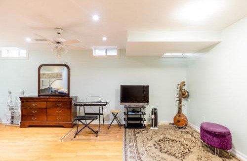 East Credit Apartment | Large Guest suite with bathroom, vegetarian kitchen
