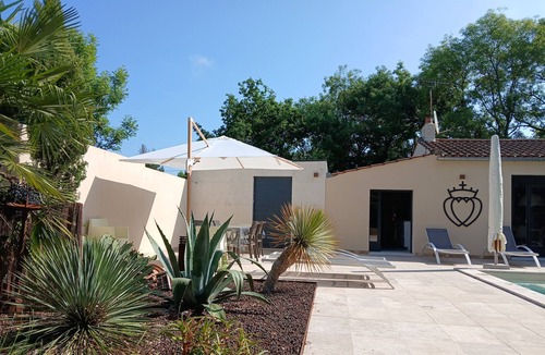 Saint-Vincent-sur-Graon House | Large house, heated pool, pool house, close to beaches.