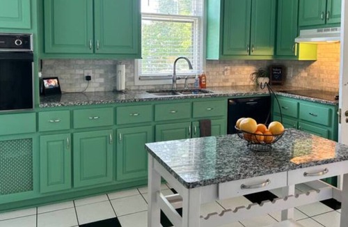 Reidsville House | Large Historic 4 BR Home with 2 Acres & Pool in Reidsville