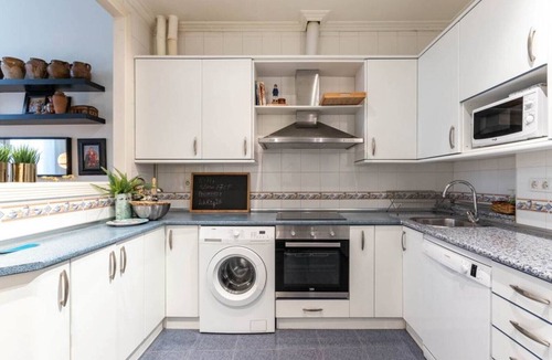 Casco Viejo Apartment | Large Historic Apartment in Casco Viejo, Bilbao.