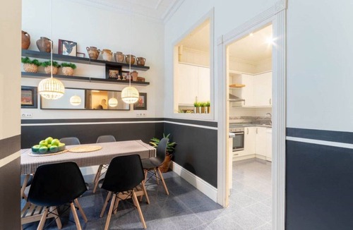 Casco Viejo Apartment | Large Historic Apartment in Casco Viejo, Bilbao.