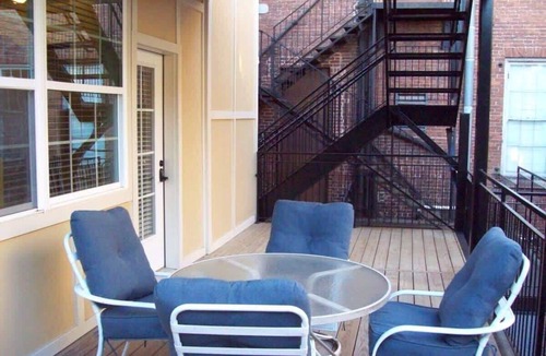 Macon Apartment | Large Historic Downtown Loft - Rear