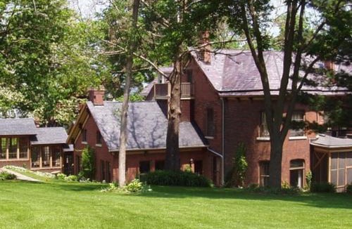 Dubuque Apartment | Large Historic Mansion