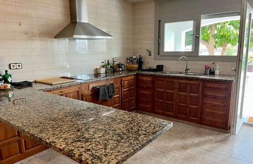 Roses House | Large holiday home 4 minutes from the beaches of the Costa Brava.