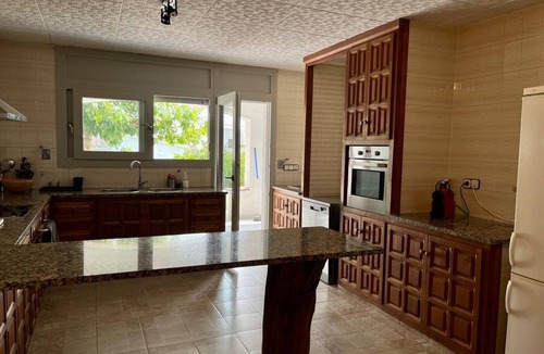Roses House | Large holiday home 4 minutes from the beaches of the Costa Brava.