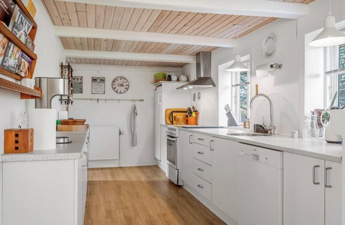 Bedsted House | Large holiday home with modern facilities for 10 people