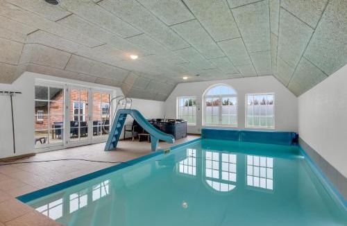 Vedersø Klit House | Large Holiday Home For 20 People With Large Pool, Hot Tub For 7 People And Activity Room