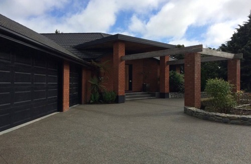 Rolleston House | Large Holiday Home in Rolleston