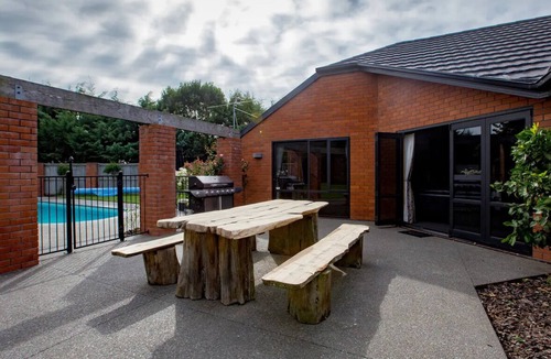 Rolleston House | Large Holiday Home in Rolleston