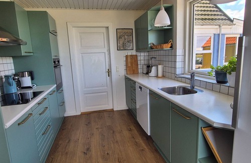 Bønnerup Strand House | Large holiday house with great seaview - sauna and hottub