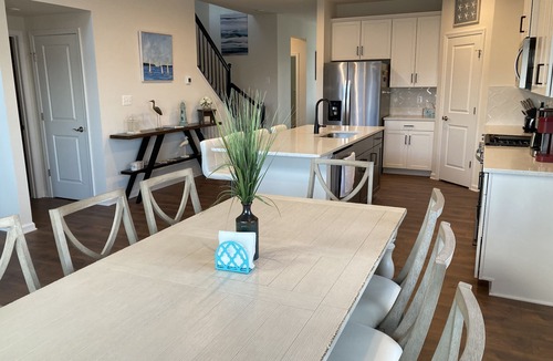 Millville House | Large home, 2 primaries, 3 pools, Bethany shuttle