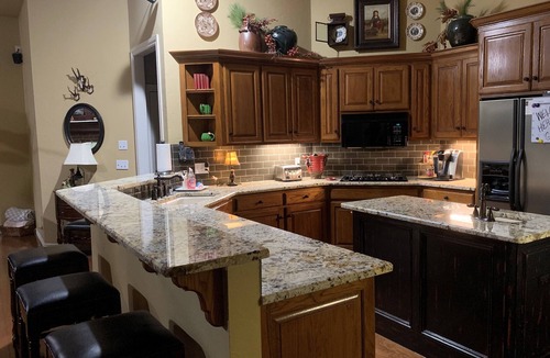Oklahoma City House | * Large Home * Beautiful Hidden Valley Retreat