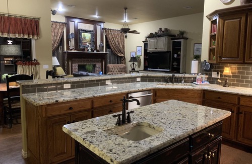Oklahoma City House | * Large Home * Beautiful Hidden Valley Retreat