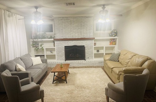 West Monroe House | Large Home in the heart of West Monroe!