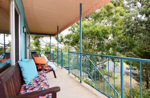 Currarong House | Large Home Near the Beach in Bush Setting