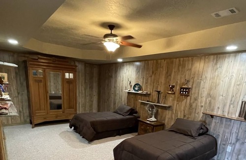 Horseshoe Bend House | Large Home on beautiful Crown Lake