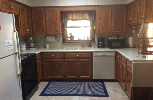 Lee's Summit House | Large Home Ready For You or Your Family!
