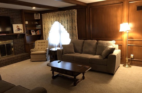 Lee's Summit House | Large Home Ready For You or Your Family!