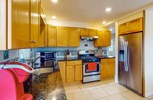 Onset House | Large home - W/D & firepit - special rates Oct-May