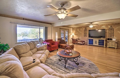 Lakeview House | Large Home w/Games: 4 Mi to Bull Shoals Lake!