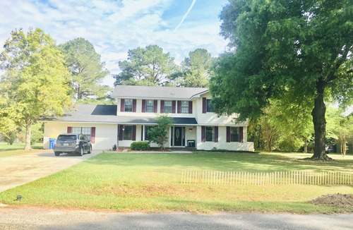 Tifton House | Large Home with A Pool & Four Bedrooms
