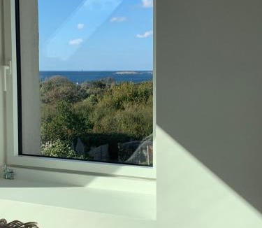 Lampaul-Plouarzel House | Large home with sea view