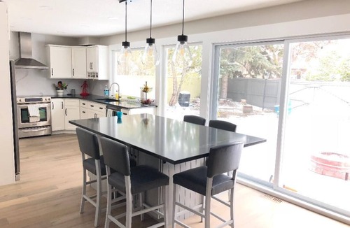 Parkland House | Large Home with park and mountain views