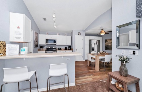 Loughman Villa | Large Home With Private South Facing Pool- 20 Mins from Disney & Universal
