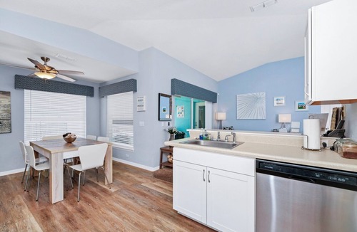 Loughman Villa | Large Home With Private South Facing Pool- 20 Mins from Disney & Universal