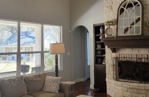 Hondo House | Large Home with Private Guest House