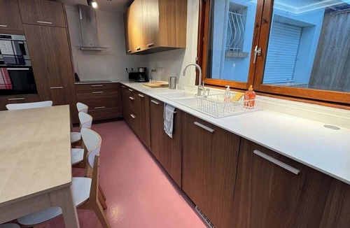 Arras House | Large house 17 persons