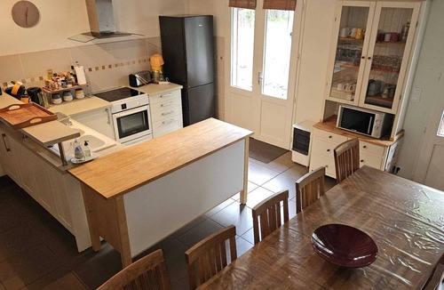 Gastes House | Large house between lake and forest