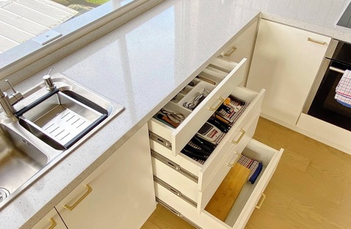 Otahuhu House | Large House. Convenient Location.