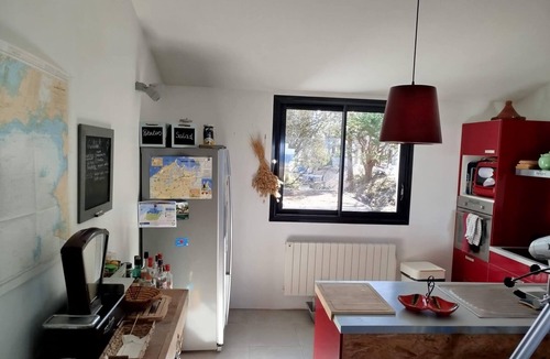 Quimiac House | Large house facing the sea.