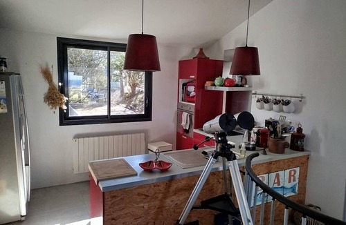 Quimiac House | Large house facing the sea.