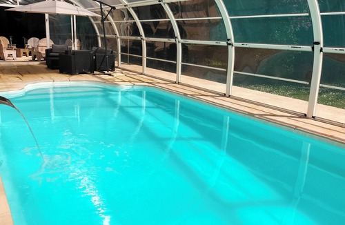 Valognes House | Large house in Normandy with heated swimming pool and games room.