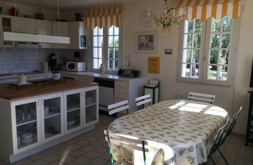 Mansigne House | Large house in the Sarthoise countryside 25 min from Le Mans - sleeps 15
