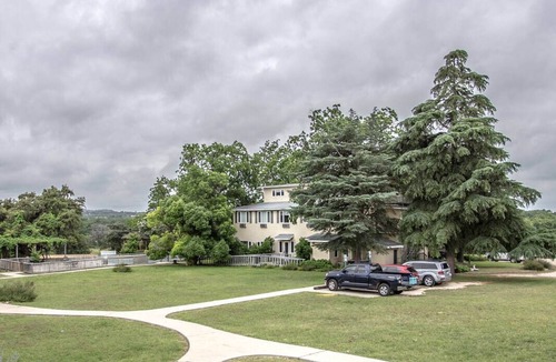Comfort House | Large House in the Texas Hill Country