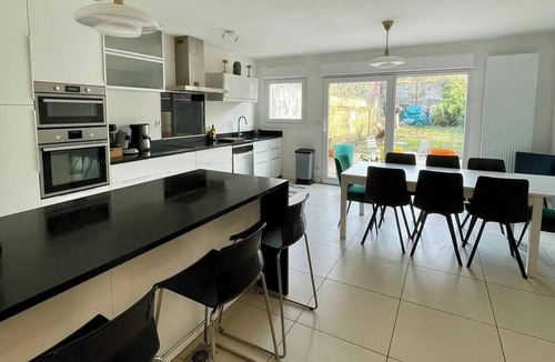 Lille Sud House | Large house near center of Lille, Lesquin airport, CHR.